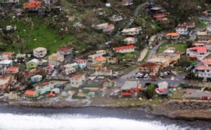 Uragano sull'Isola di Maria! Un'Epopea Romantica di Guerra e Intrigo con Atmosfera esotica!